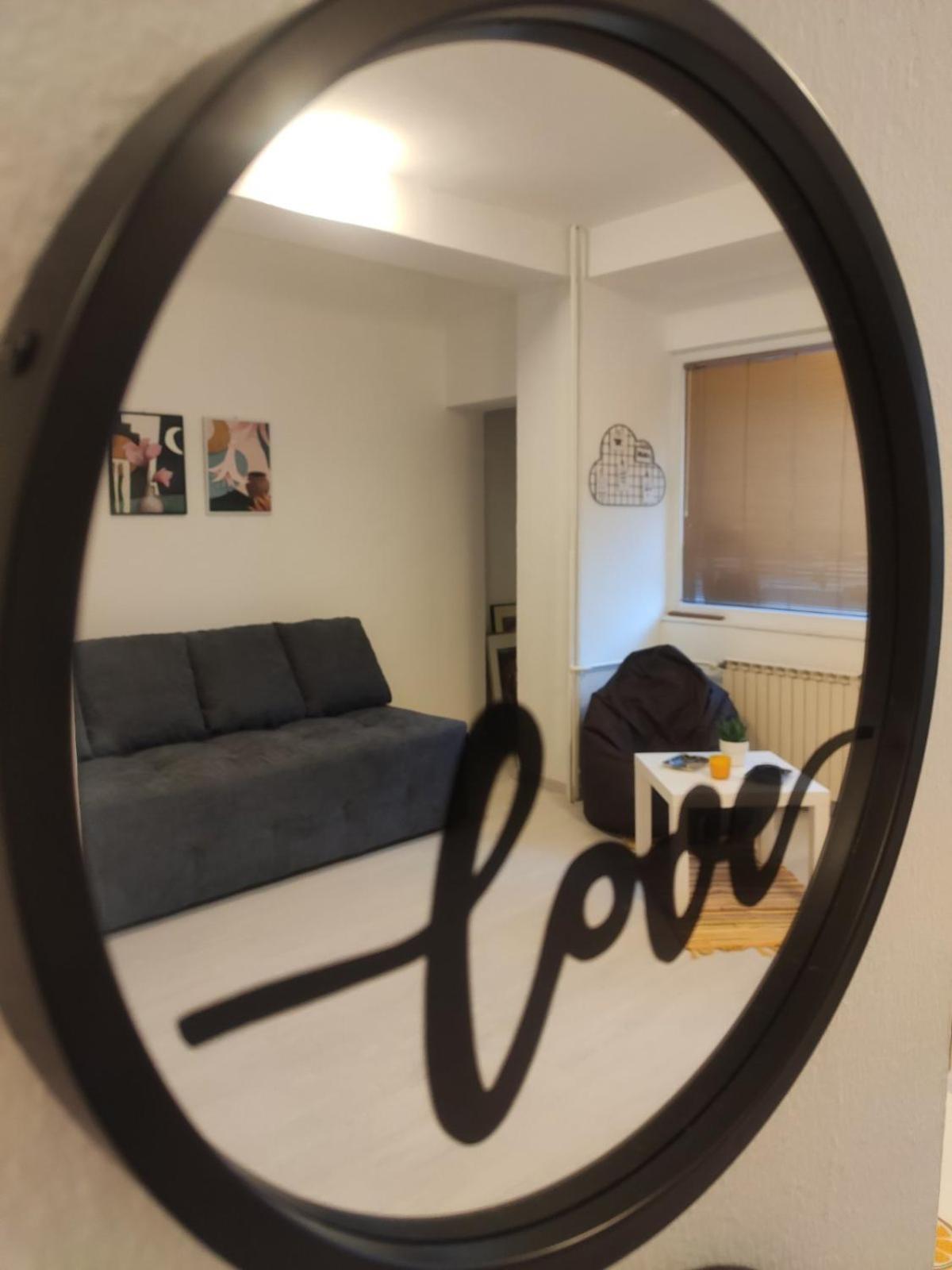 City Center White Apartment! Skopje Buitenkant foto